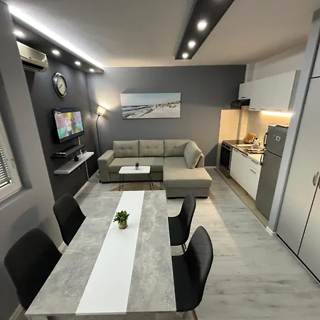 Saint Tropez Budva, Parking-garaza Apartman Budva