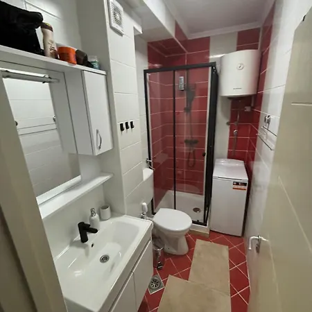Apartman Saint Tropez Budva, Parking-garaza Budva
