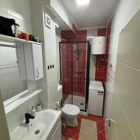 Saint Tropez Budva, Parking-garaza Apartman *